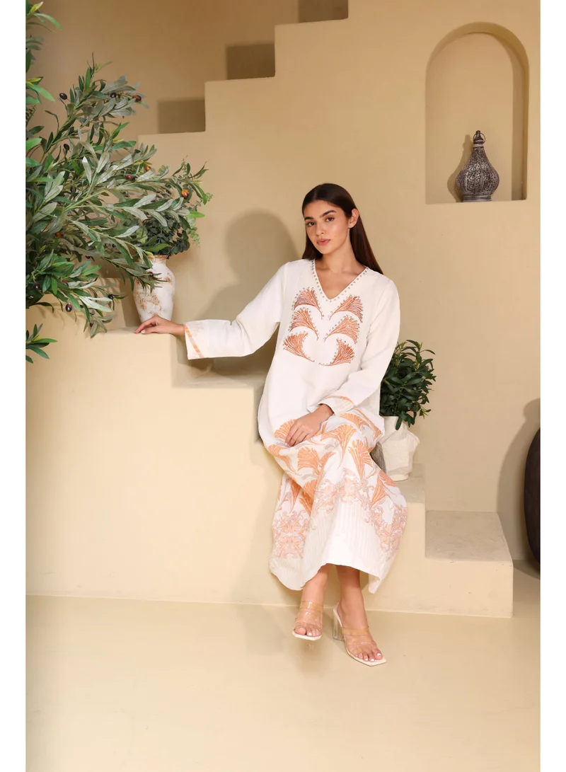 اكسا جلابية مطرزة بالكريستال عصرية برتقالية